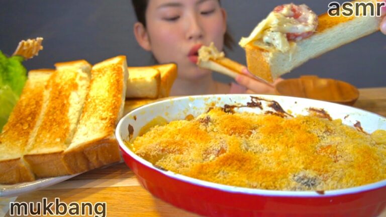 【asmr】パンとグラタンでハッピーメリクリ🎄(咀嚼音 モッパンMukbang)