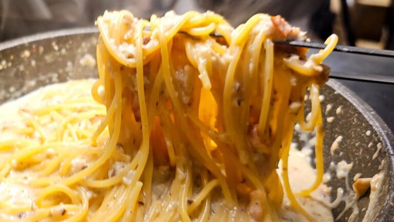 こんな旨いクリームパスタは食べたことがないと世辞抜きで言われた。香り爆発、至高のきのこクリーム