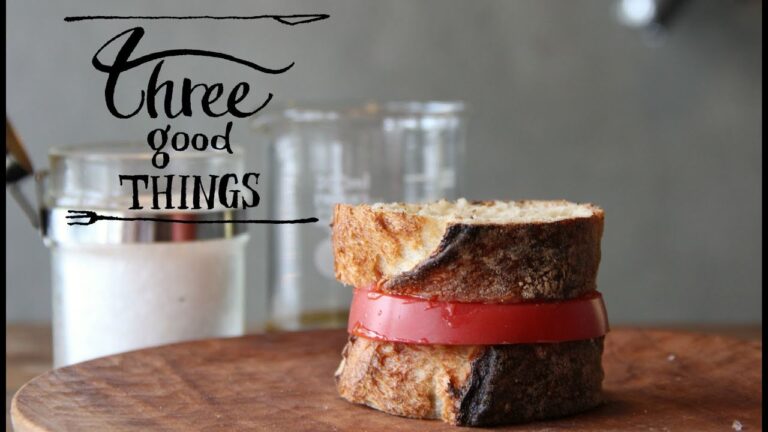 ホームパーティにもう一品。手のひらサンドイッチ【トマト×オリーブオイル×塩】- Three Good Things -