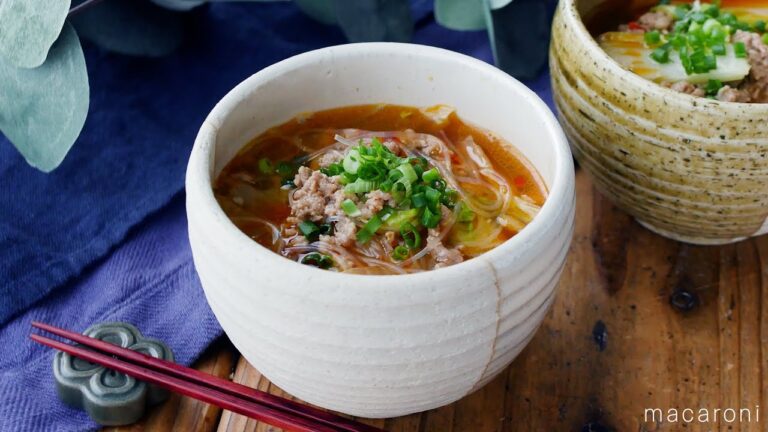 【白菜と春雨のピリ辛中華スープ】レンジで簡単！寒い日にホッと温まるスープレシピ♪｜macaroni（マカロニ）