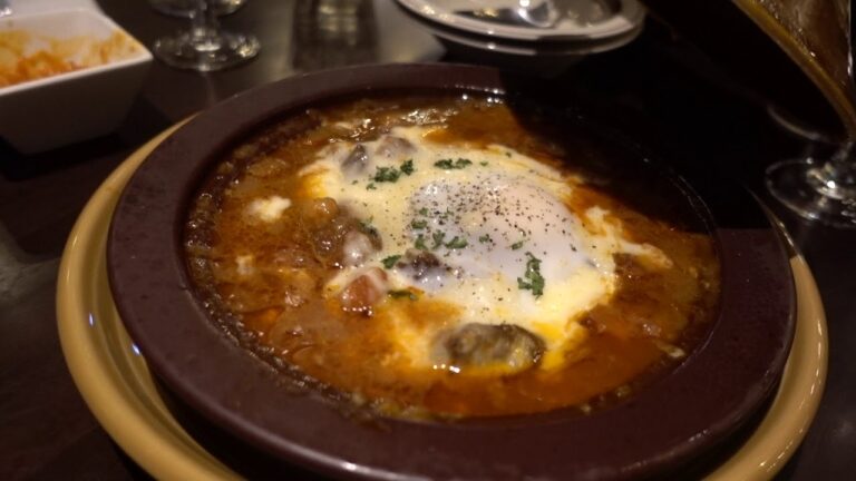 牛ハラミのタジンとろ〜り卵とチーズを乗せて