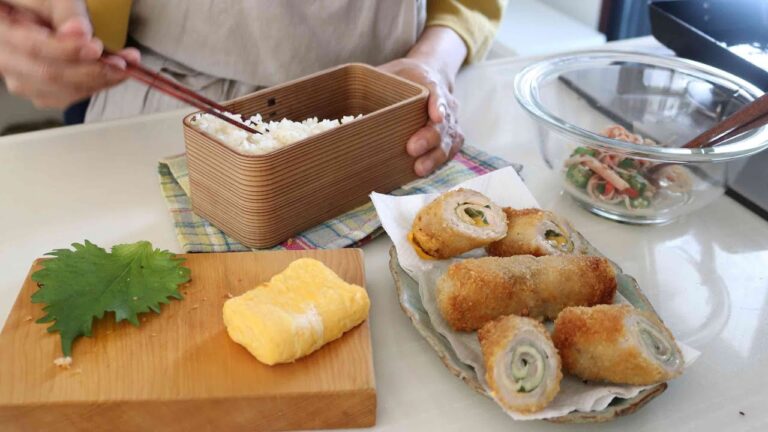 【お弁当作り】めっちゃ喜んでもらえた！豚肉のくるくるミルフィーユチーズカツbento＃797