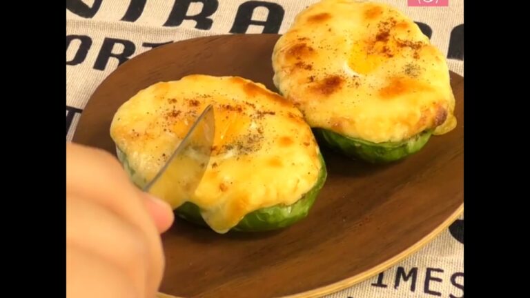 とろ～り食感がたまらない！「半熟卵のアボカドエッグ」