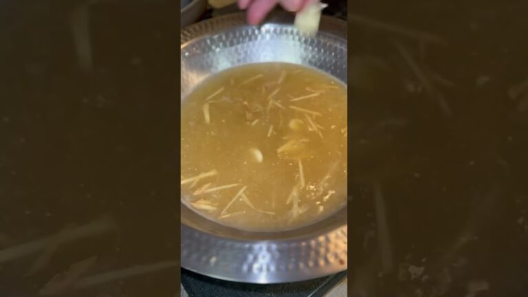 白菜で作る🥬味噌もつ鍋🍲#shorts