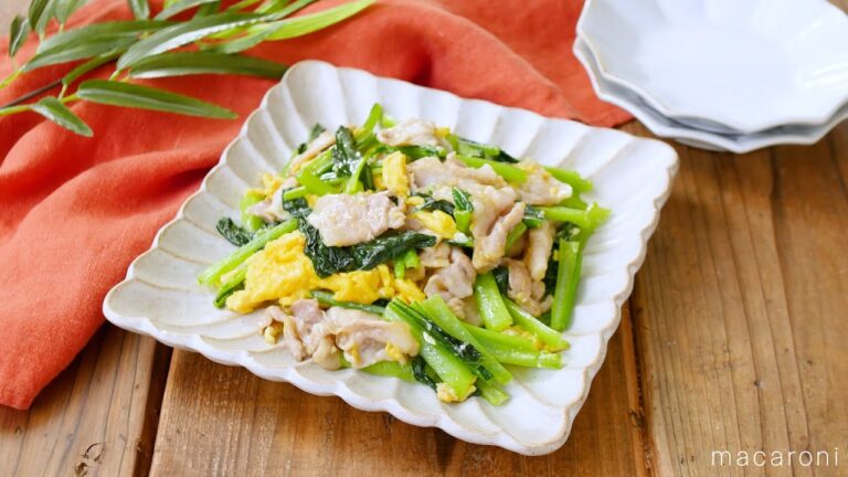 【豚肉と小松菜の卵炒め】パパッと炒めて絶品おかず！シンプルだけどおいしい♪｜macaroni（マカロニ）