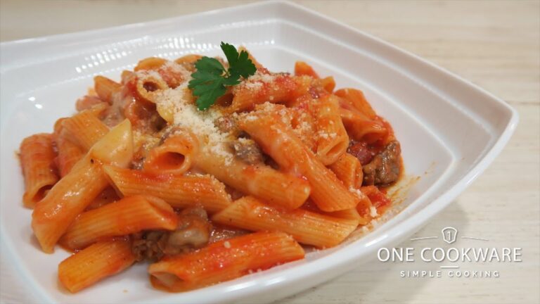 フライパンひとつで簡単 とろけるチーズと牛肉のトマトペンネ｜ONE COOKWAREシリーズ　レシピ　作り方