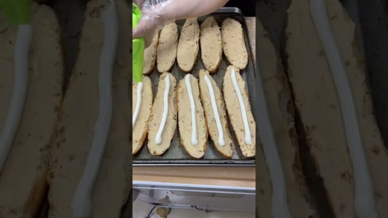 焼き立てパンの工程　エビグラタンのタルティーヌ②