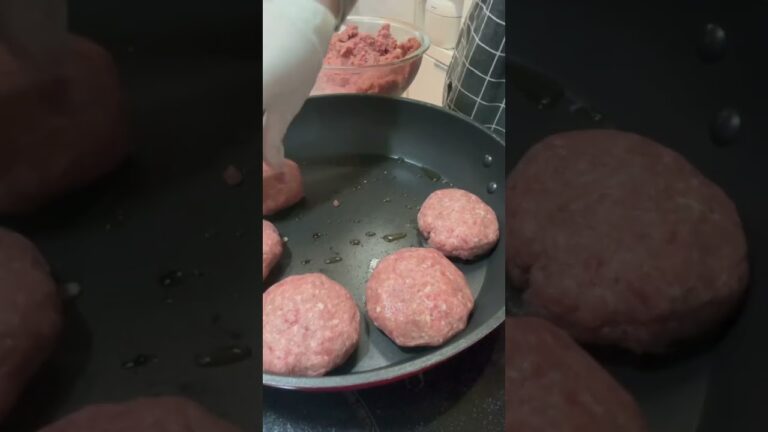 泣くほど旨い煮込みハンバーグを作る。仕送り#shorts #40代主婦