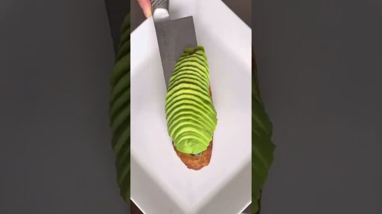 アボガドベーコントースト