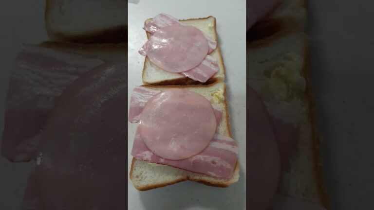 簡単な朝食を作りました🍞😋🍽☆。.:＊・゜