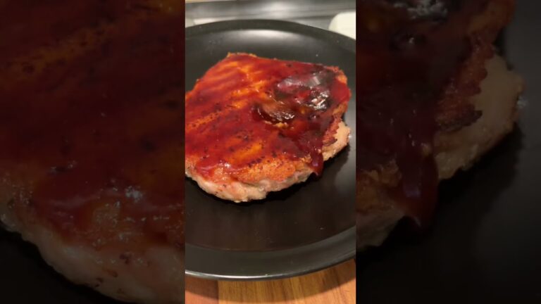 皮目パリパリのチキンステーキをホットサンドプレスで作ろうとしたらww #shorts