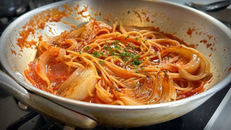 プロはこうする｜玉ねぎ丸ごと1個【アラビアータ】食べ応え抜群のトマトパスタ！