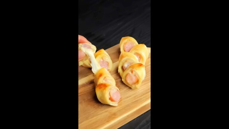 【食パンが秒で食べ尽くせる旨さに！？】無限に手が止まらない / Easy Epi Bread with Sausage #shorts