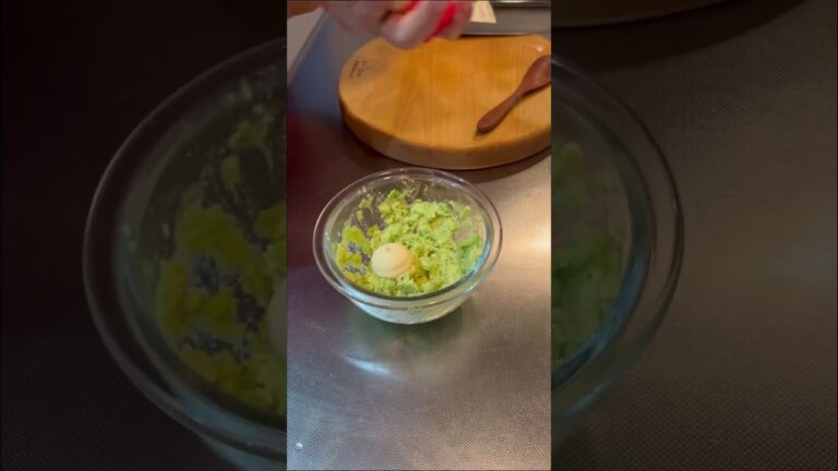 ＼簡単おつまみ／椎茸のアボカドチーズ焼き レシピはコメント欄に記載 #shorts