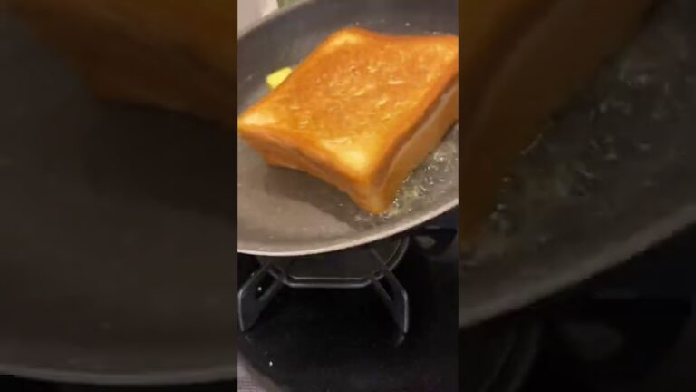 【ホットサンド】フライパンで作るホットサンド │ ベーコン＆チーズＶｅｒ．