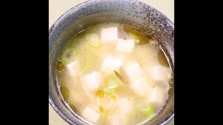 隠し味はひとさじのゴマ油♪豆腐とザーサイの中華風スープ ｜ moguna[モグナ]
