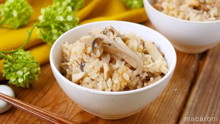 【豚ひき肉ときのこの炊き込みご飯】みそでこくうま！きのことひき肉で食べ応え抜群♪｜macaroni（マカロニ）