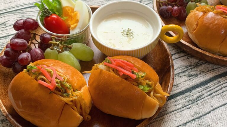 サラリーマンが出勤前に作る朝ごはん【焼きそばパンとコーンスープ】