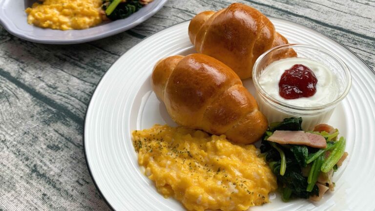 サラリーマンがGWに作る朝ごはん【手作りバターロール】