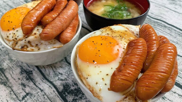サラリーマンが出勤前に作る朝ごはん【ウインナー目玉焼き丼】