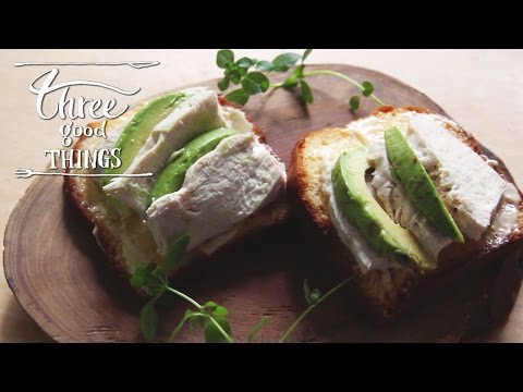 甘いブレッドにはあえてサラダ素材を。試してほしい感動の新しい組み合わせ。【バナナブレッド×アボカド×チキン】- Three Good Things -