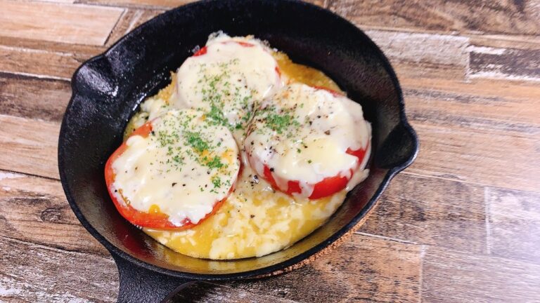 とりあえずトマトをマヨネーズとチーズで焼いてみた♪