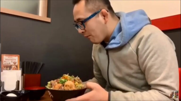 【グルメ】伝説のスタ丼屋！米が見える気しねぇｗ
