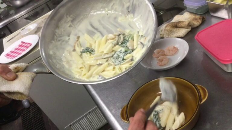 海老ときのこのマカロニグラタン tsujido辻庵