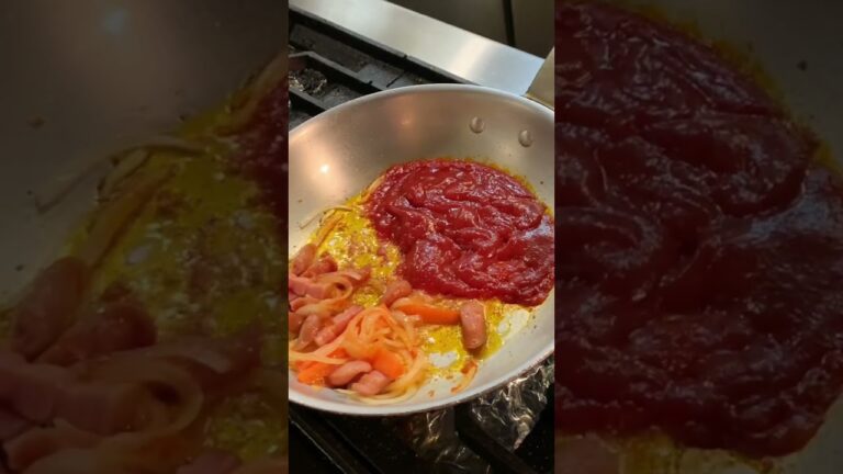 これがぽっと流ナポリタン🍝 #グルメ #ナポリタン #パスタ#ケチャップ #洋食屋 #ぽっとなグルメ