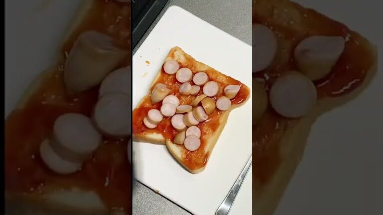 シンプルなピザトーストの作り方　#shorts #料理 #vlog