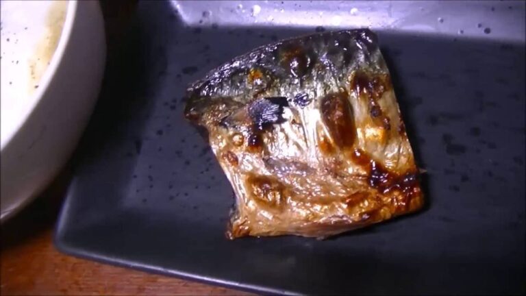 かぼちゃのカルボナーラ風スノーVer.鯖の塩焼き・牡蠣とキャベツの味噌汁で晩ごはん【あっちゃん☆’ｓキッチン】