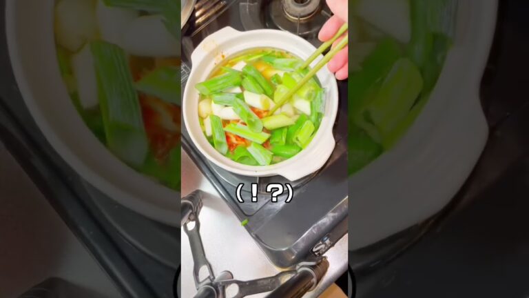 カップラーメンの豚キムチで鍋作ってみた #shorts