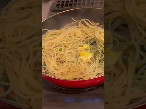 #Shorts さばとほうれん草の和風バター醤油パスタの作り方！！