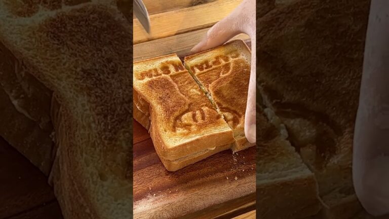 WEST CAFE上越店の『ツナメルトサンド』