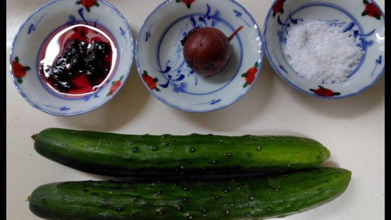 梅干しを使ってキュウリのあっさり漬けを作りました。暑い時期食欲のないときあっさりご飯が食べれます。梅酢のない方は、お酢で代用できます。