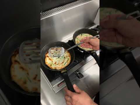 外カリッ、中フワ、ビールがすすむ激ウマ!!ニラチヂミ