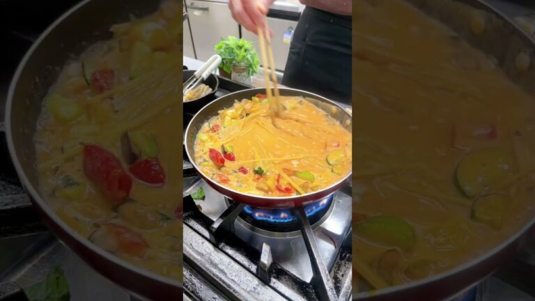 🍴帰宅後15分でつくるワンパンレシピ🍴"シーフードと彩り野菜のトマトクリームパスタ"#shorts #short