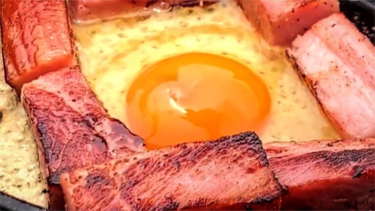 【チーズたっぷり】極厚ベーコンエッグトースト【BACON EGG TOAST】