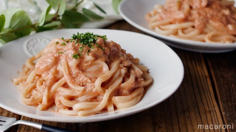 【トマトクリームうどん】レンジで簡単！牛乳とケチャップでお手軽♪｜macaroni（マカロニ）
