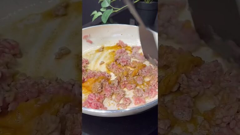 もやしの肉味噌がけ