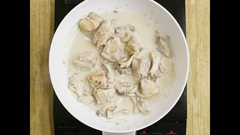 パンにもご飯にも合う簡単役立ちレシピ 鶏もも肉と舞茸のとろとろクリーム煮 ｜ moguna[モグナ]