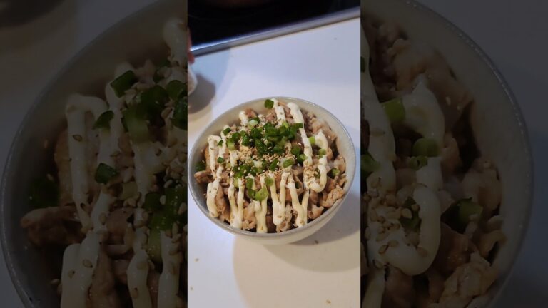 【ある日の昼食】超簡単！豚こまでネギ塩レモン豚丼#shorts#豚丼#ネギ塩