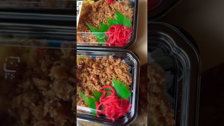 【#業務スーパー 】ボリューム満点！店内手作り「鶏そぼろご飯」安くて美味い！【飯テロ】#shorts #short #ショート #そぼろ  #ご飯 #飯テロ #美味しい #手作り #卵