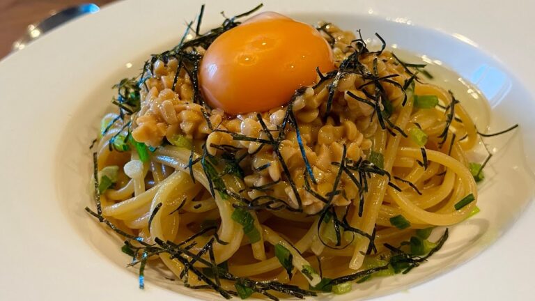 【1皿98円】自分を大蛇丸と信じて止まない一般男性が、納豆パスタで優勝する動画です。