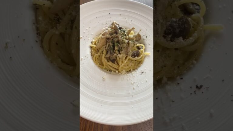 【02世代】きのこ好きにはたまらない。きのこパスタの作り方！#パスタ #料理 #簡単レシピ #shorts