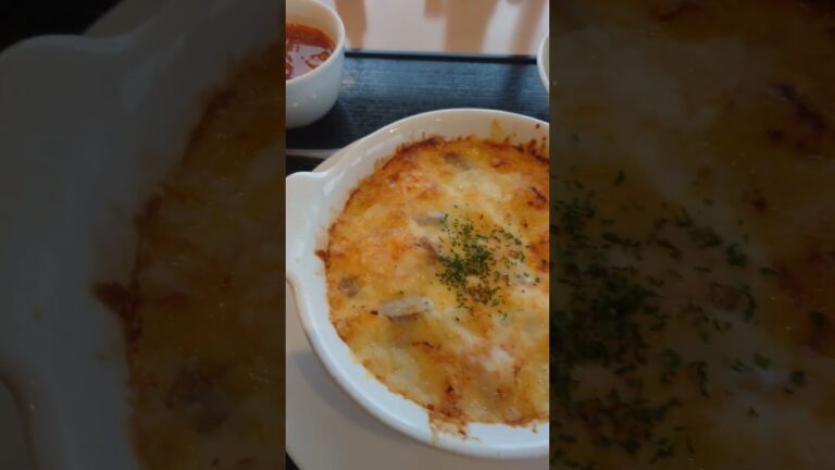 ホテルオークラの海老マカロニグラタン　サラダ、スープ付き　グラタン美味しすぎる〜！！