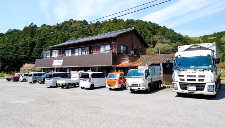 長距離トラックドライバーの聖地！国道沿いの６０年続く老舗ドライブイン食堂