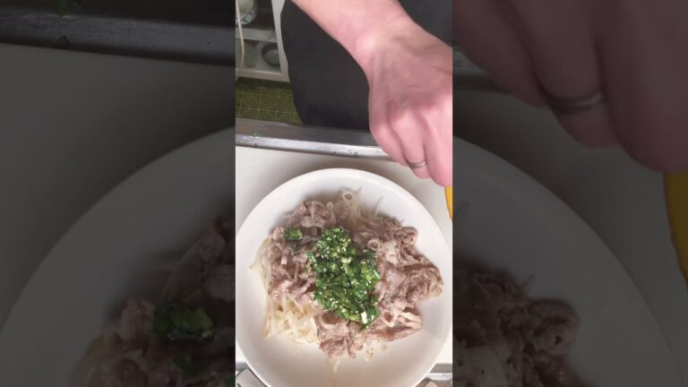 ご飯に最高〜😍ヘルシー！【ニラだれ豚こまもやし】#Shorts #ひめりんご
