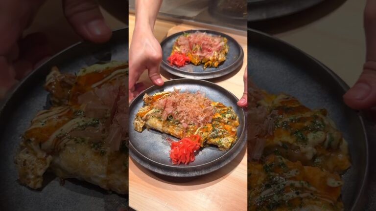 柔らかい角煮を挟んだとんぺい焼き！濃厚チーズとの相性も抜群【すみ劇場一六八：福岡天神】