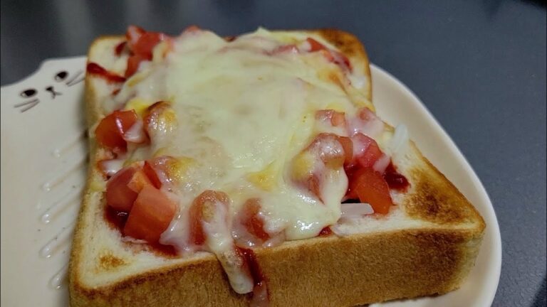 【家カフェ】ピザトースト 玉ねぎとトマトでシャキじゅわ！とろけるチーズがたまらない